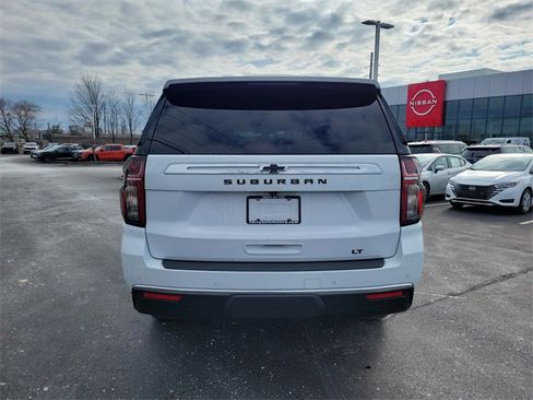 Used 2021 Chevrolet Suburban LT image 6