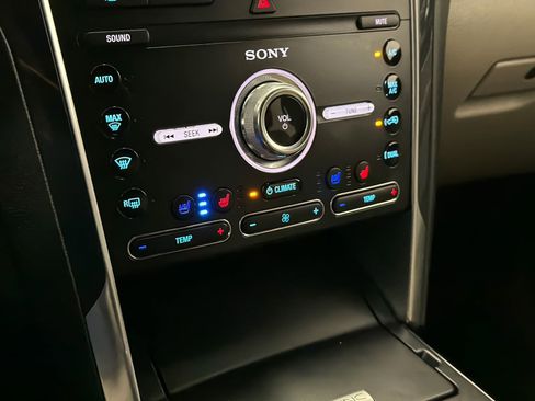 Used 2019 Ford Explorer Limited w/ Class III Trailer Tow Package FWD image 30