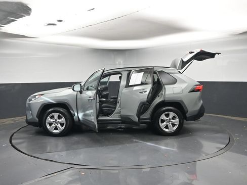 Used 2020 Toyota RAV4 XLE FWD image 41