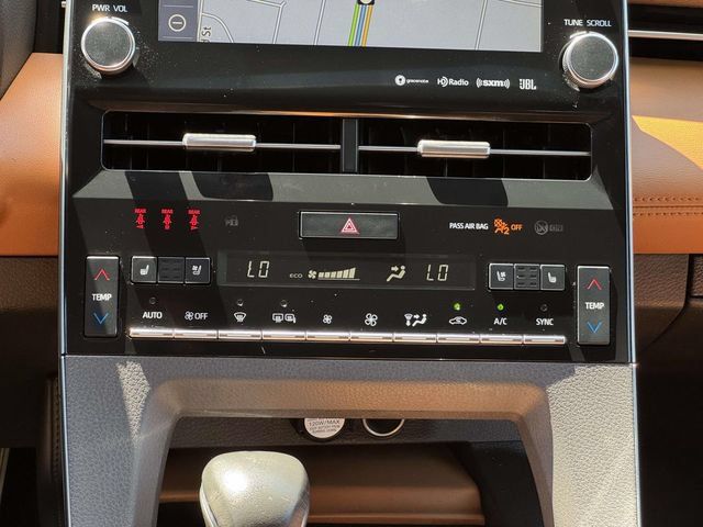 Used 2019 Toyota Avalon Limited FWD image 19