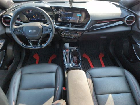 Used 2025 Chevrolet Trax RS w/ Sunroof Package FWD image 33