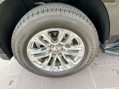 Used 2023 GMC Yukon SLT image 9