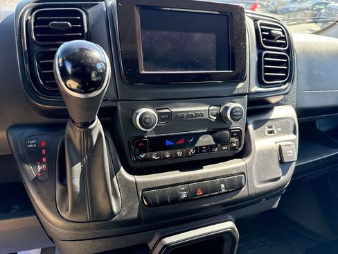 Used 2024 RAM ProMaster 2500 w/ Convenience Group FWD image 18
