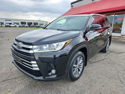 Used 2019 Toyota Highlander XLE AWD/4WD image 8