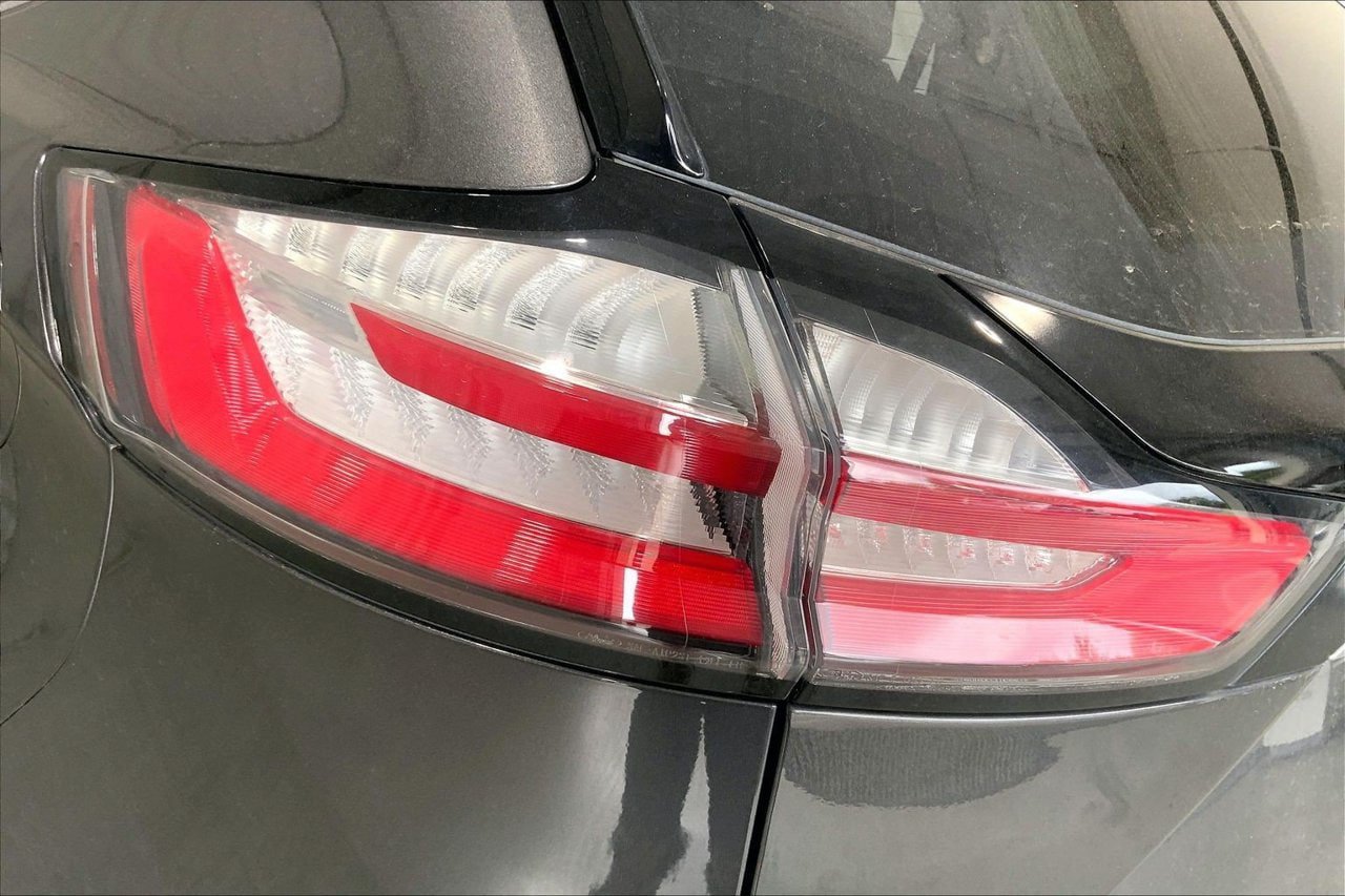 Used 2019 Ford Edge SEL w/ Equipment Group 201A FWD image 13