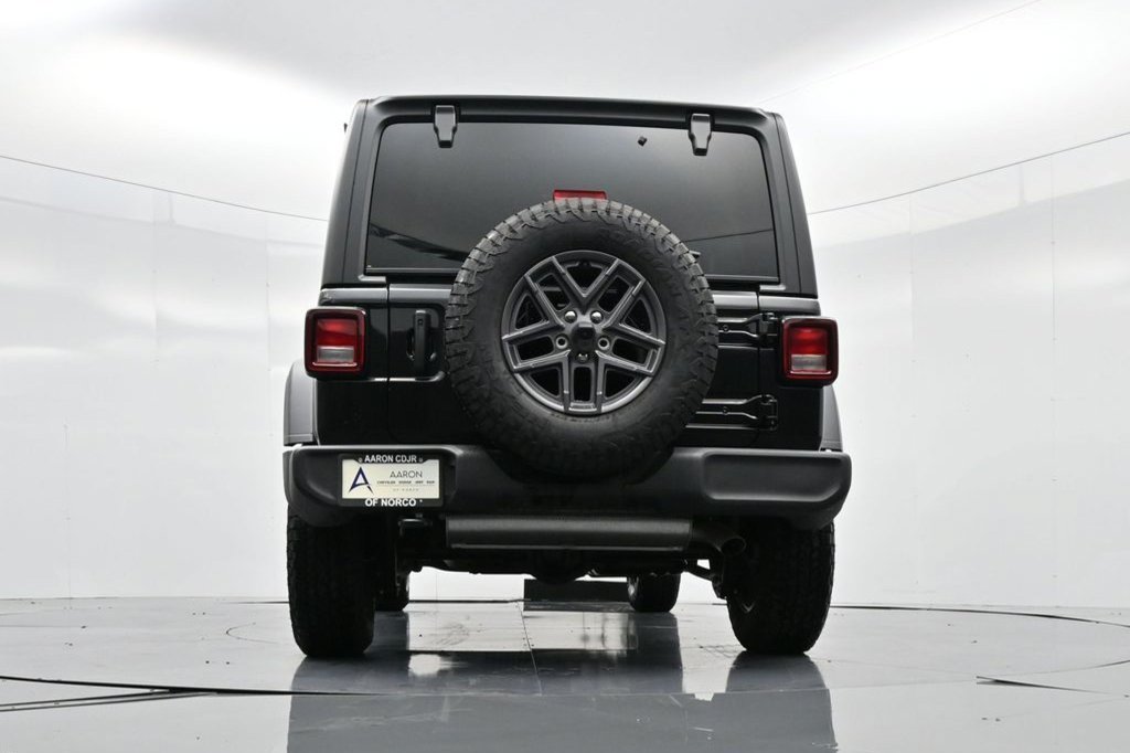 Used 2024 Jeep Wrangler Unlimited Sport AWD/4WD image 8