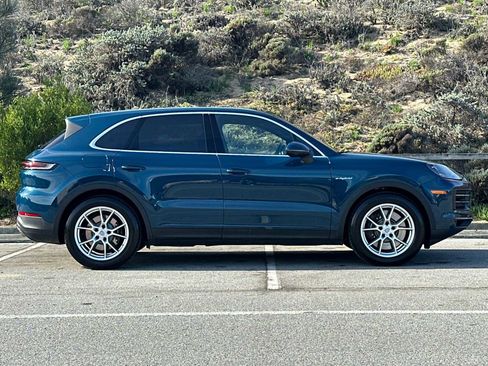 Certified 2024 Porsche Cayenne S image 9
