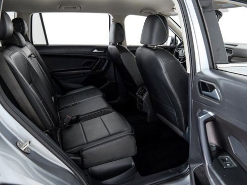 Used 2021 Volkswagen Tiguan SE R-Line image 36