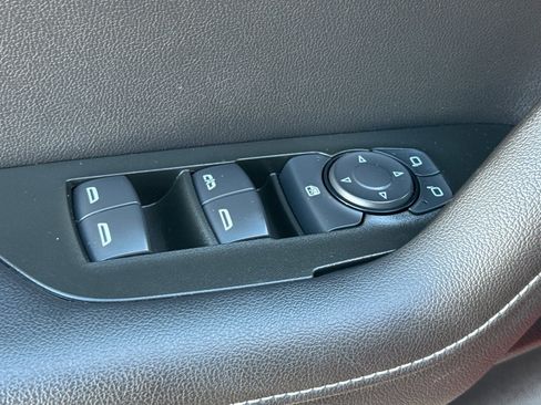 Used 2025 Chevrolet Blazer LT image 13