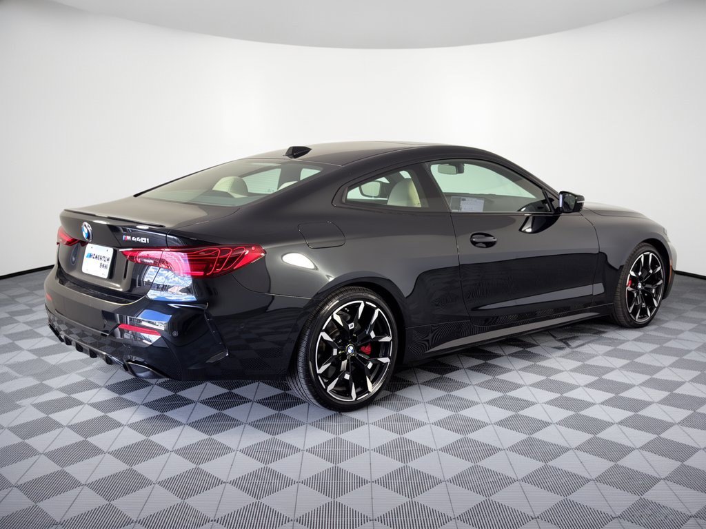 Used 2026 BMW M440i Coupe RWD image 9