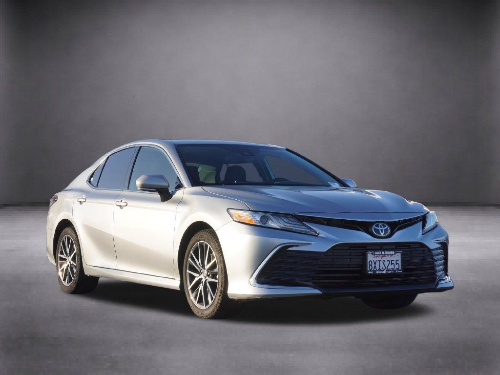 Used 2021 Toyota Camry XLE w/ Carpet Mat Package (TMS) FWD image 42