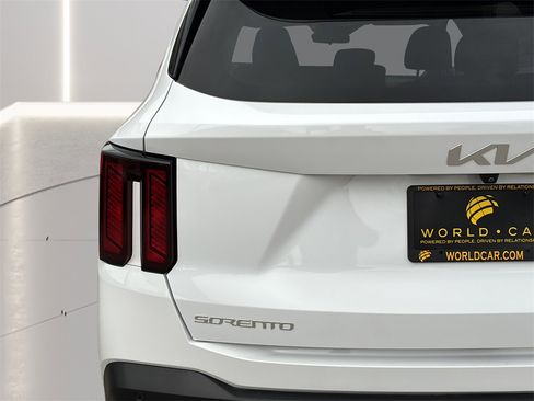 Used 2024 Kia Sorento S w/ Panoramic Sunroof Package image 30