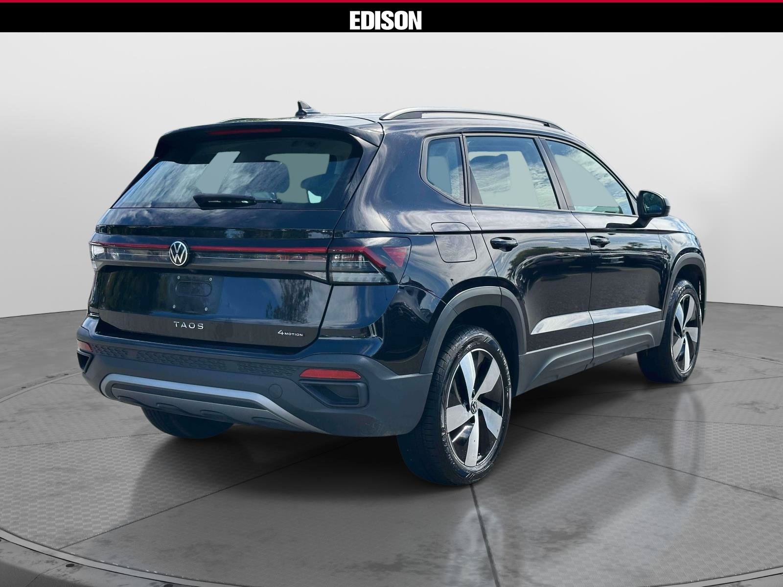 Used 2025 Volkswagen Taos S AWD/4WD image 4
