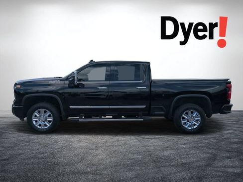 Used 2024 Chevrolet Silverado 2500 High Country w/ High Country Premium Package AWD/4WD image 7