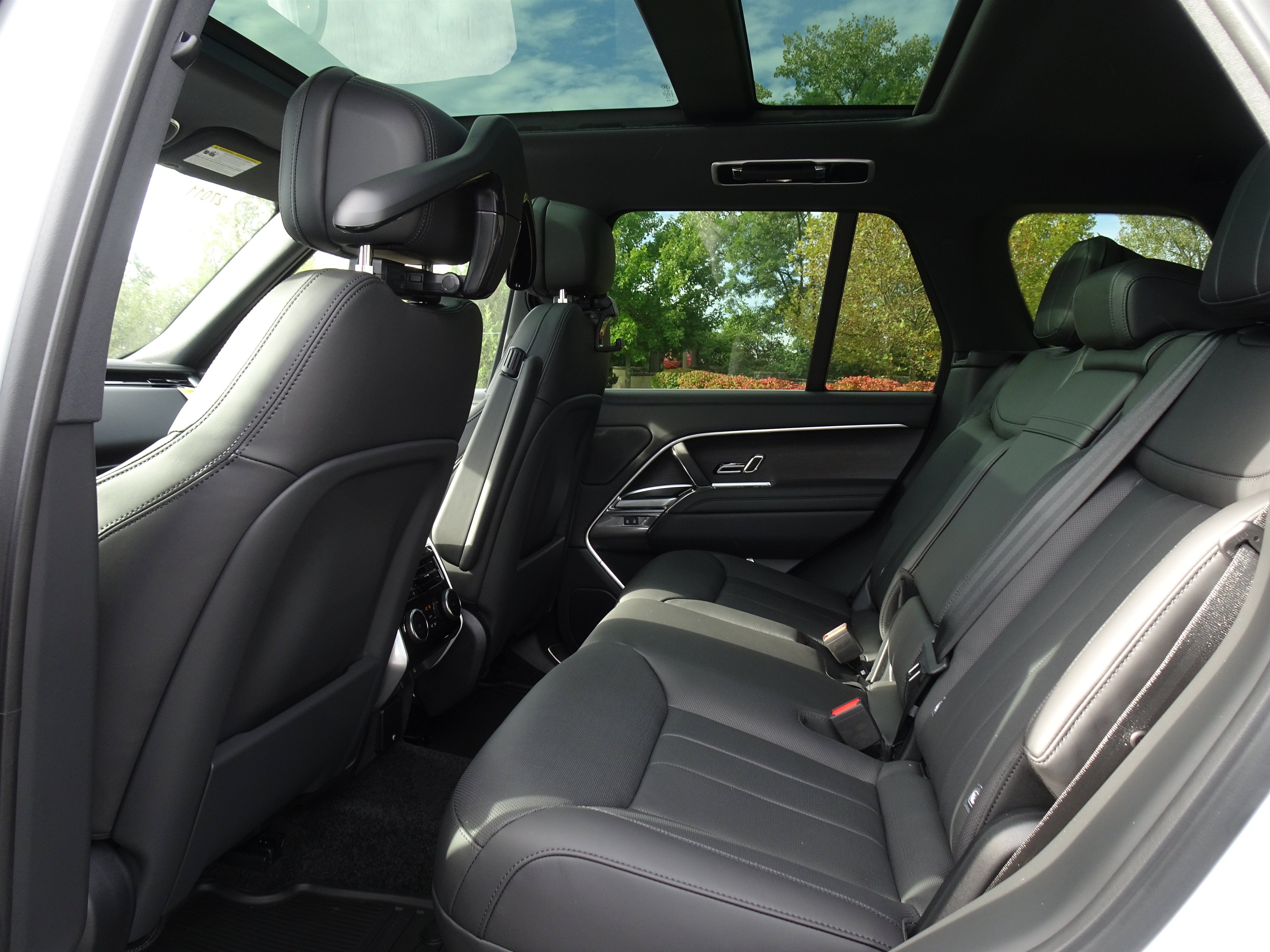 New 2027 Land Rover Range Rover SE AWD/4WD image 20