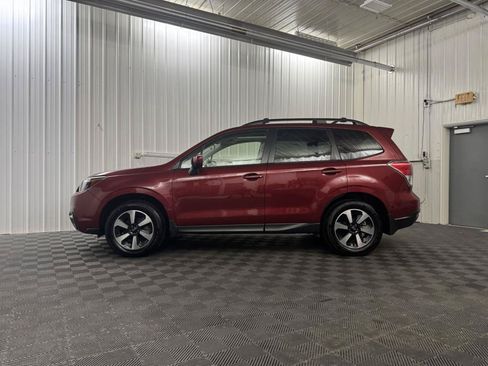 Used 2018 Subaru Forester 2.5i Premium AWD/4WD image 2