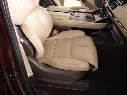 Used 2024 Lincoln Navigator Premiere AWD/4WD image 15