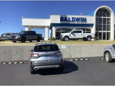 Used 2021 Ford Escape SE image 6