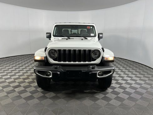 Certified 2024 Jeep Gladiator Sport image 10