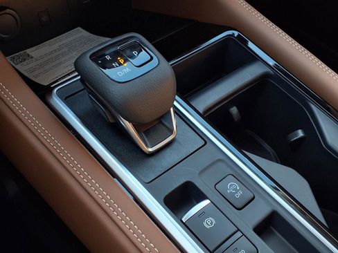 New 2026 Nissan Pathfinder Platinum image 14