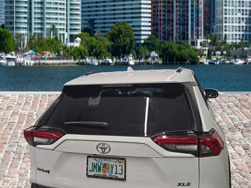 Used 2024 Toyota RAV4 XLE w/ Convenience Package FWD image 30