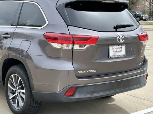 Used 2019 Toyota Highlander XLE image 7