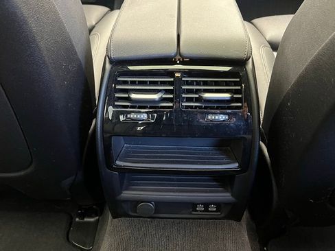 Used 2021 BMW 530i xDrive w/ Premium Package image 9