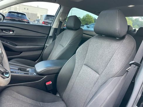 Certified 2025 Honda Accord SE image 25