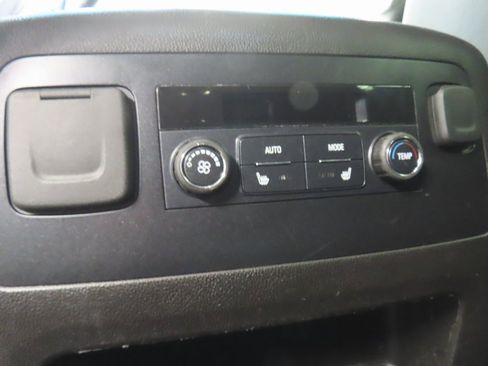 Used 2019 Chevrolet Suburban Premier image 11