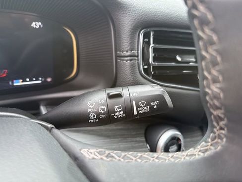 Used 2023 Jeep Wagoneer L Series II image 23