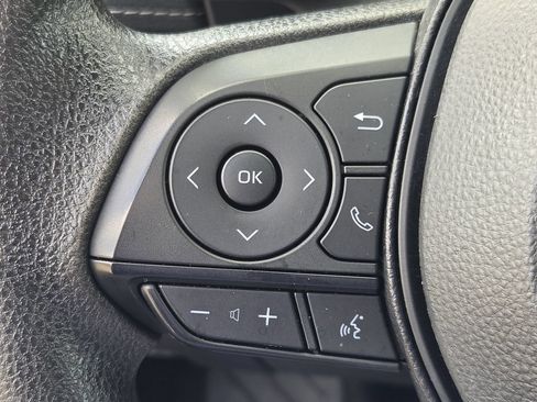 Used 2025 Toyota RAV4 XLE FWD image 23