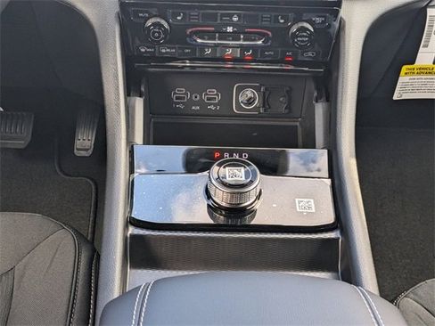 New 2025 Jeep Grand Cherokee Laredo w/ Luxury Tech Group I image 18