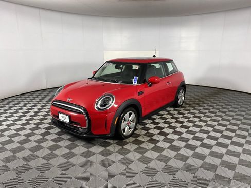 Certified 2022 MINI Cooper 2-Door Hardtop image 6