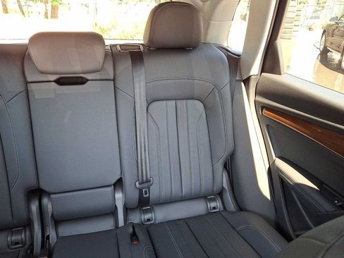 Used 2023 Audi Q5 2.0T Premium Plus w/ Premium Plus Package AWD/4WD image 14