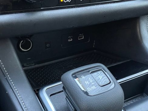 Used 2025 Nissan Pathfinder SL AWD/4WD image 20