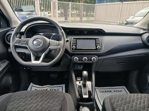 Used 2021 Nissan Kicks S FWD image 11