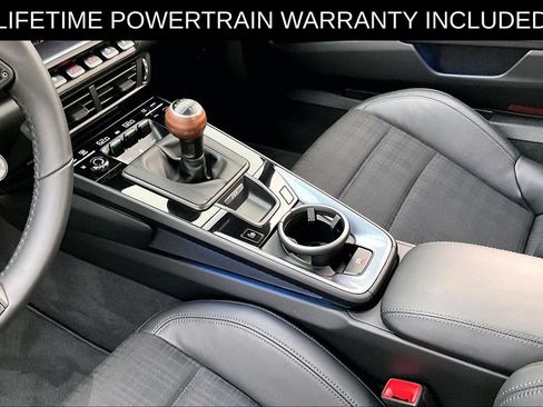Used 2025 Porsche 911 Carrera T RWD image 17