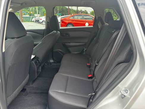 Used 2024 Nissan Rogue S AWD/4WD image 20