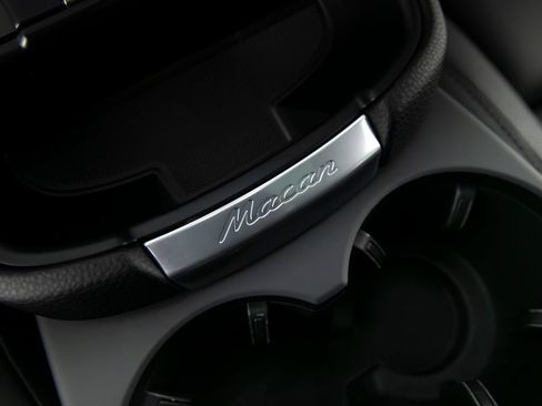 Certified 2026 Porsche Macan AWD/4WD image 31