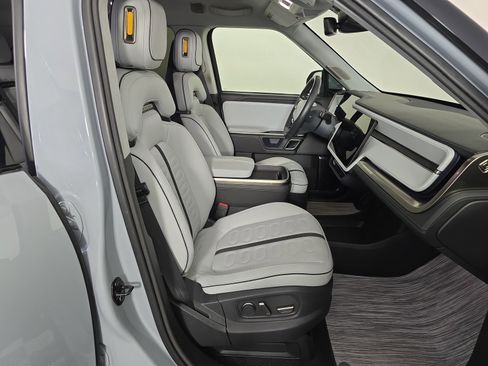 Used 2023 Rivian R1S Adventure image 24