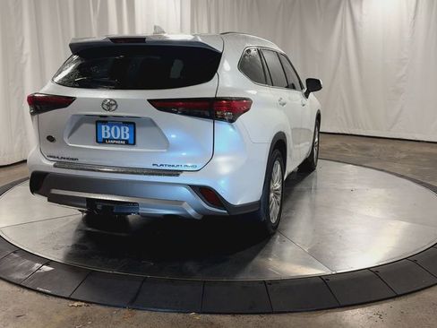 Used 2022 Toyota Highlander Platinum image 9