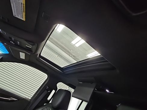 Used 2019 Cadillac Escalade ESV Platinum image 28