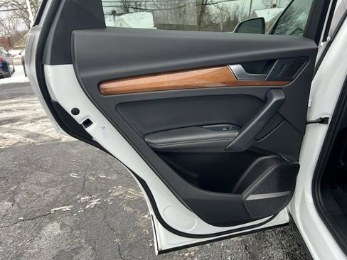 Used 2022 Audi Q5 2.0T Premium Plus w/ Premium Plus Package image 16