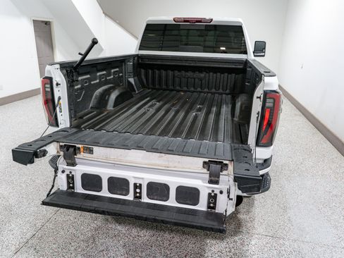 Used 2024 GMC Sierra 2500 AT4 w/ AT4 Premium Plus Package image 11