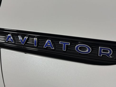 Used 2020 Lincoln Aviator Grand Touring w/ Elements Package Plus AWD/4WD image 37
