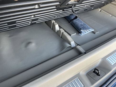 Used 2020 GMC Yukon XL SLT image 47