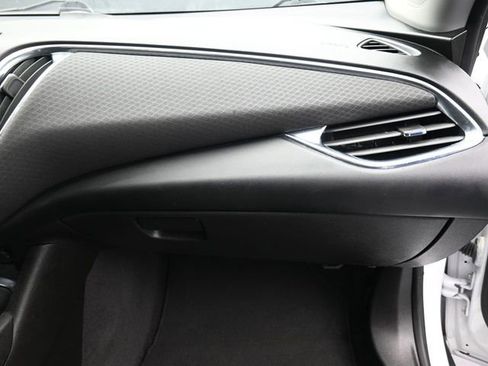 Used 2021 Chevrolet Malibu LT image 35