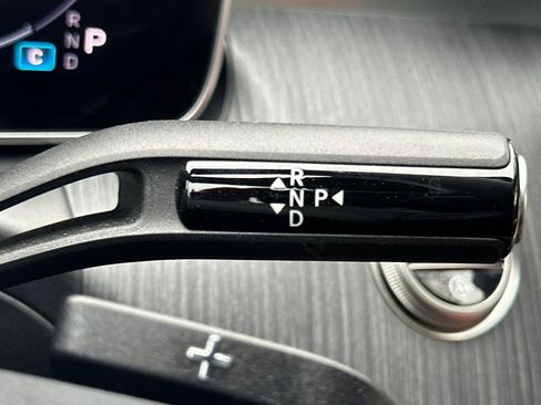 Used 2025 Mercedes-Benz C 300 Sedan image 18