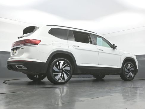 Used 2025 Volkswagen Atlas SE AWD/4WD image 44