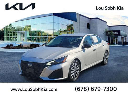 Used 2024 Nissan Altima 2.5 SV image 1